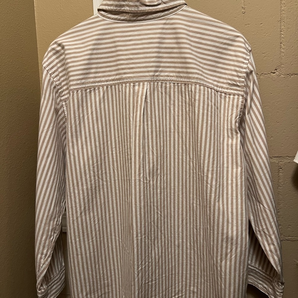 American Eagle Oversized Button Down - image 6